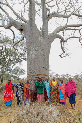 Lembulu family and Oring’idi family together with the local leader at the former sacred site.